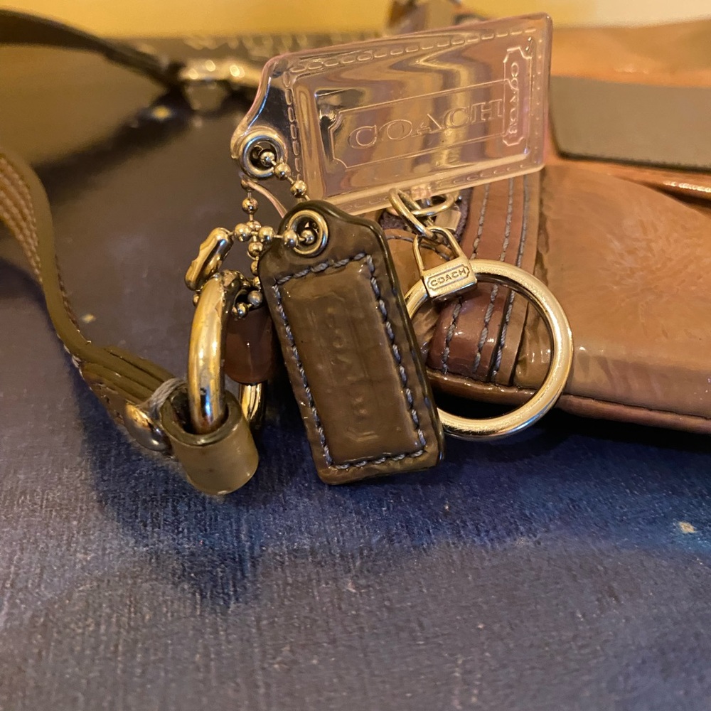 💜 Coach poppy wrislet with 2 hang tags 🏷️ 🏷️  💜 - Picture 12 of 15